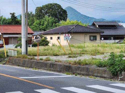 沼田市高橋場町 2,335万円